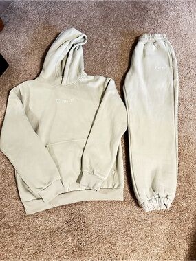Like New Light Mint/Sage Comfrt Set
